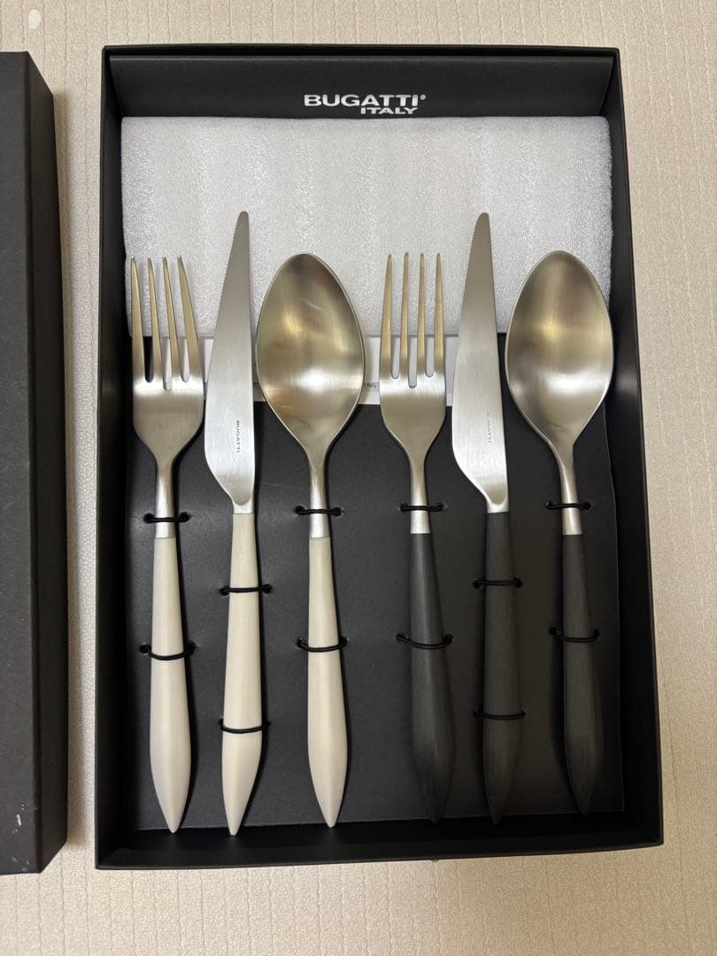 未使用⭐︎BUGATTI カトラリーセット シルバー ブラック6本セット