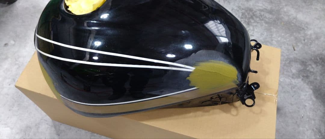 カワサキ　z900rs タンク　タイガーカラー　kawasaki