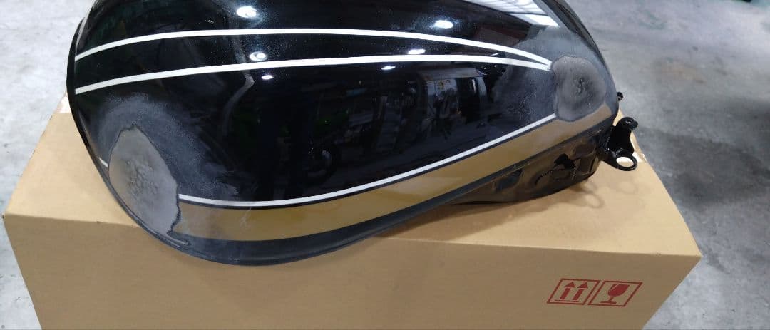 カワサキ　z900rs タンク　タイガーカラー　kawasaki