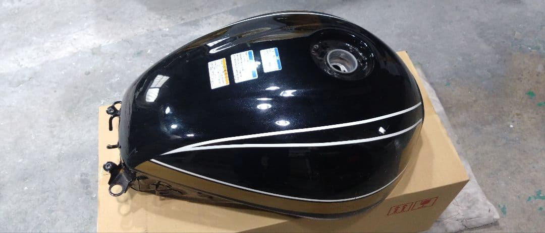 カワサキ　z900rs タンク　タイガーカラー　kawasaki