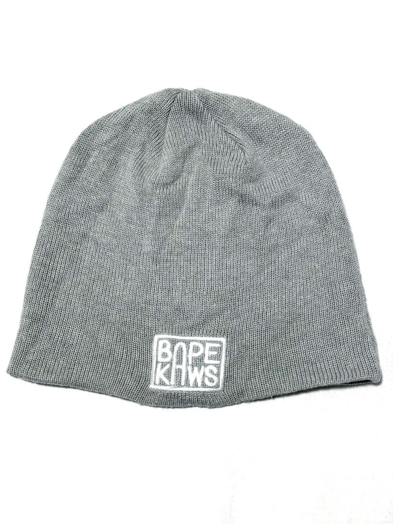A BATHING APE × KAWS BAPEKAWSビーニー