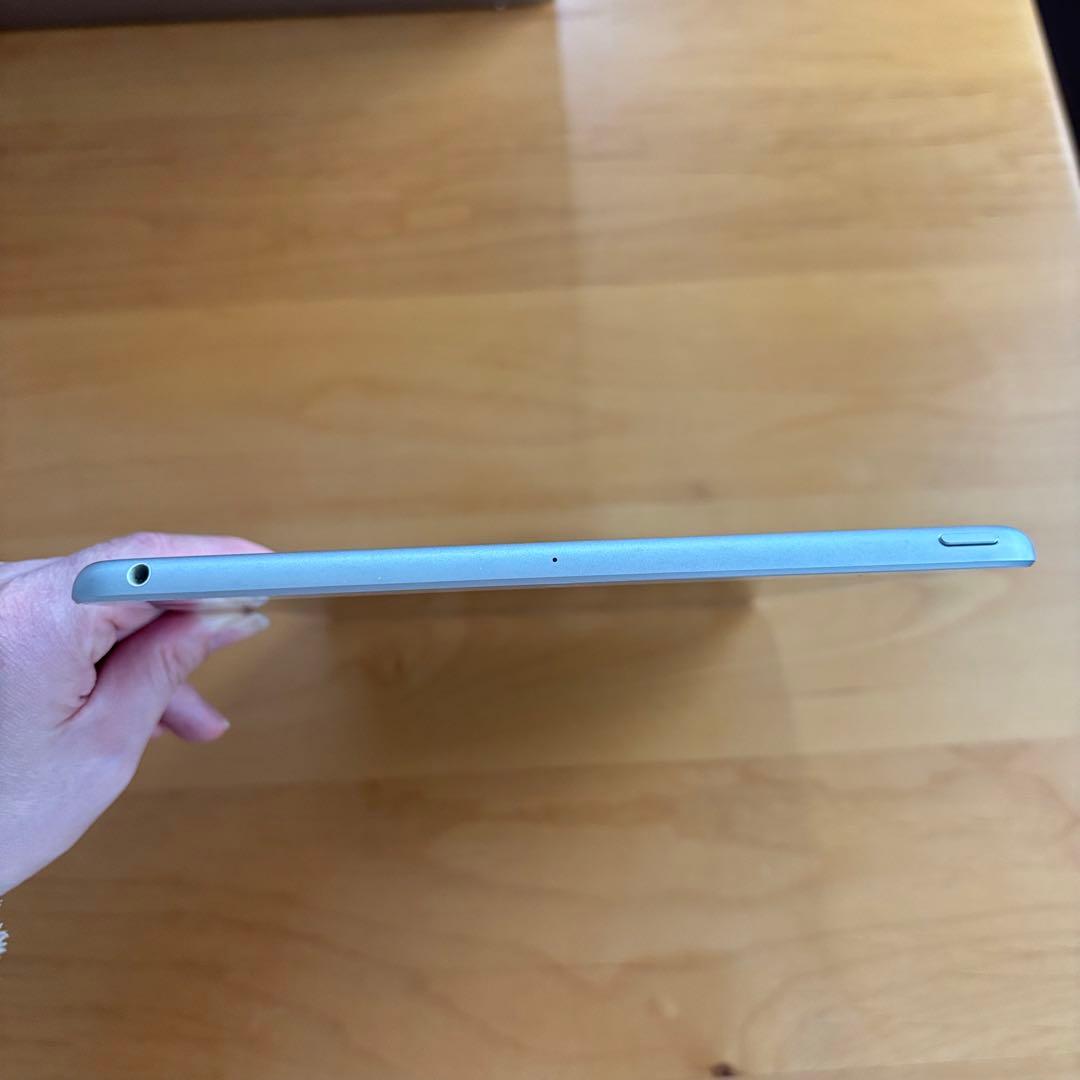 美品iPad6 第6世代 32GB WIFIモデル