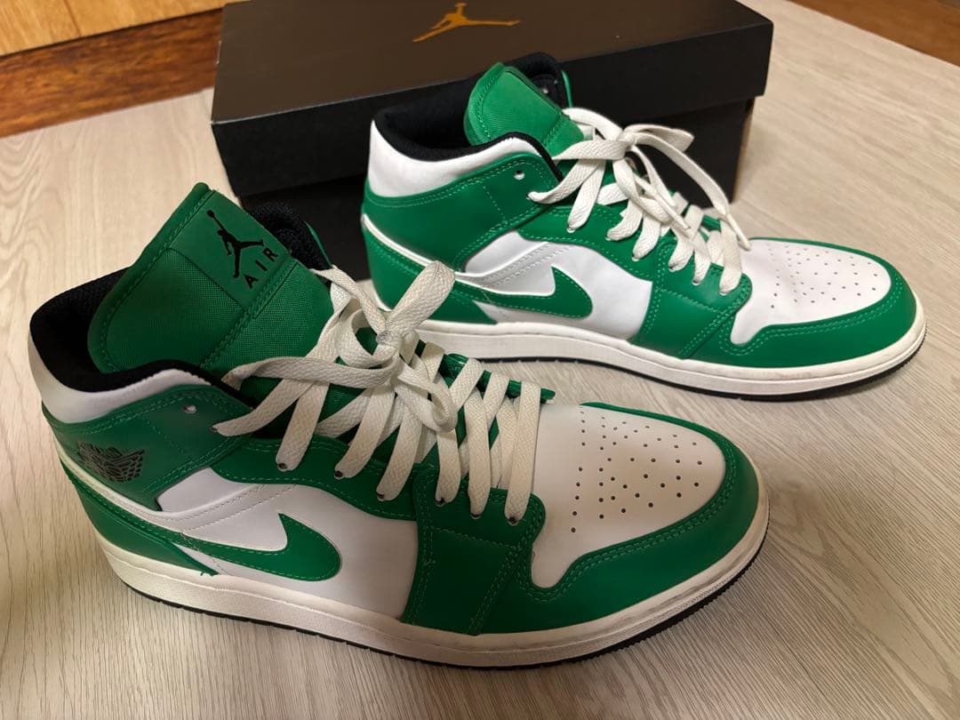 NIKE AIR JORDAN1MID ラッキーグリーン