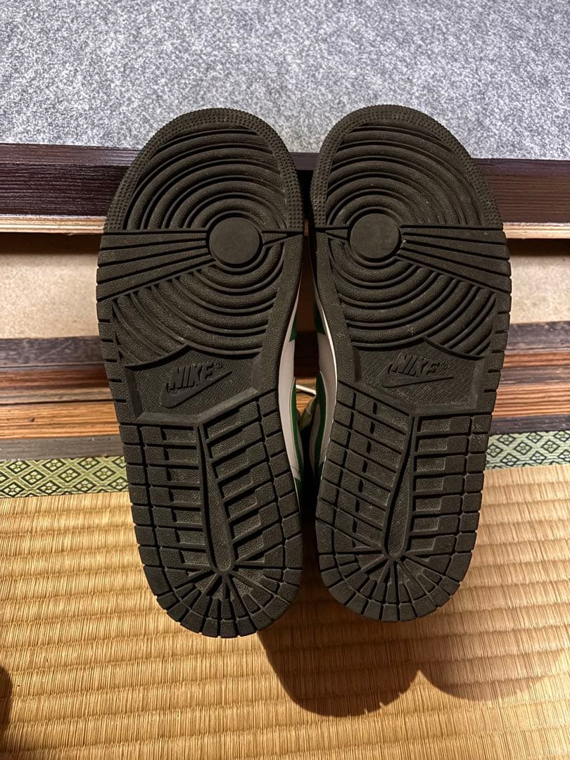 NIKE AIR JORDAN1MID ラッキーグリーン