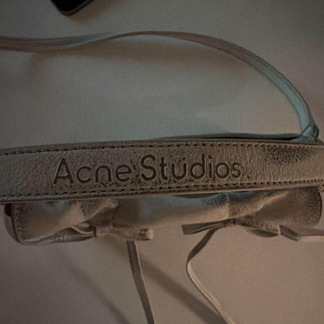 Acne Studios マルチポケット マイクロバッグ ホワイト/グレー