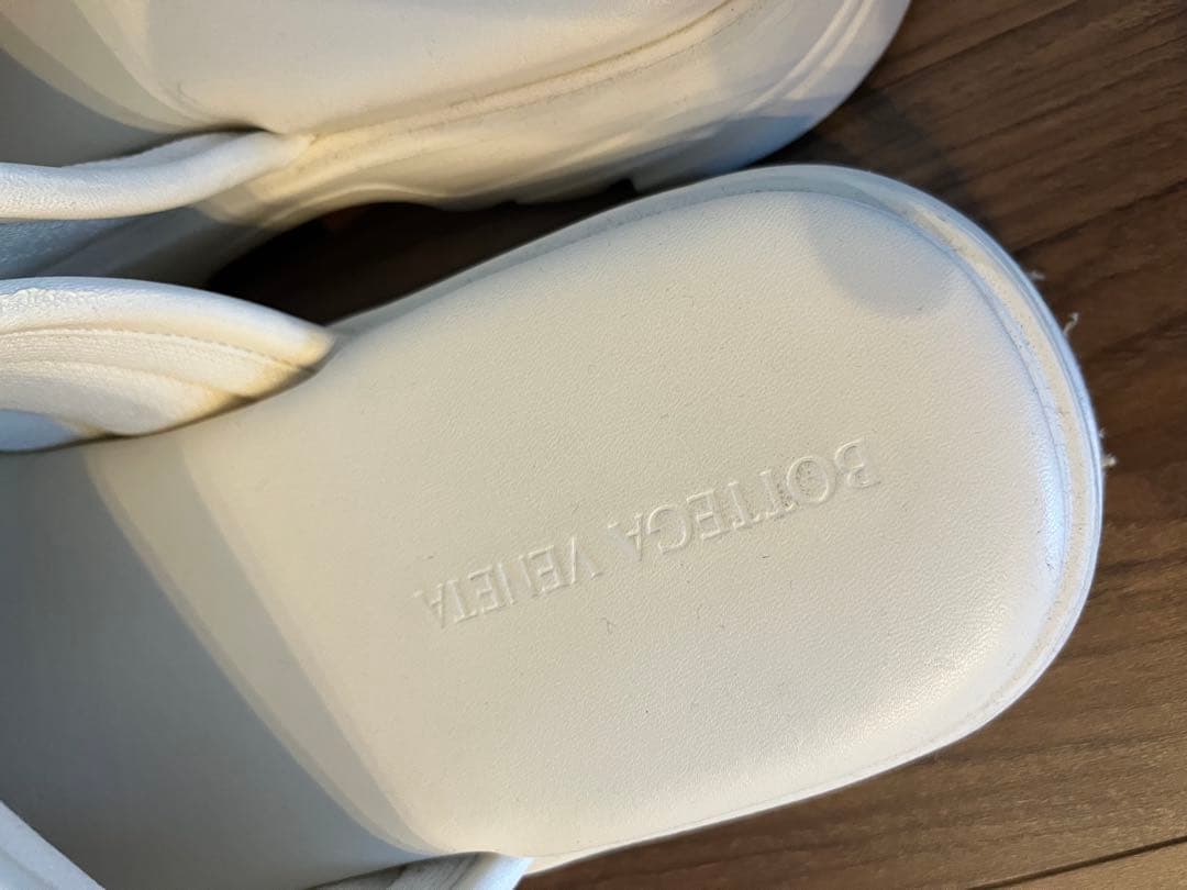 ボッテガ・ヴェネタ ホワイトサンダル