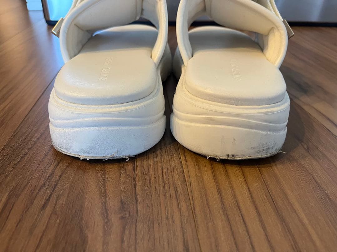 ボッテガ・ヴェネタ ホワイトサンダル