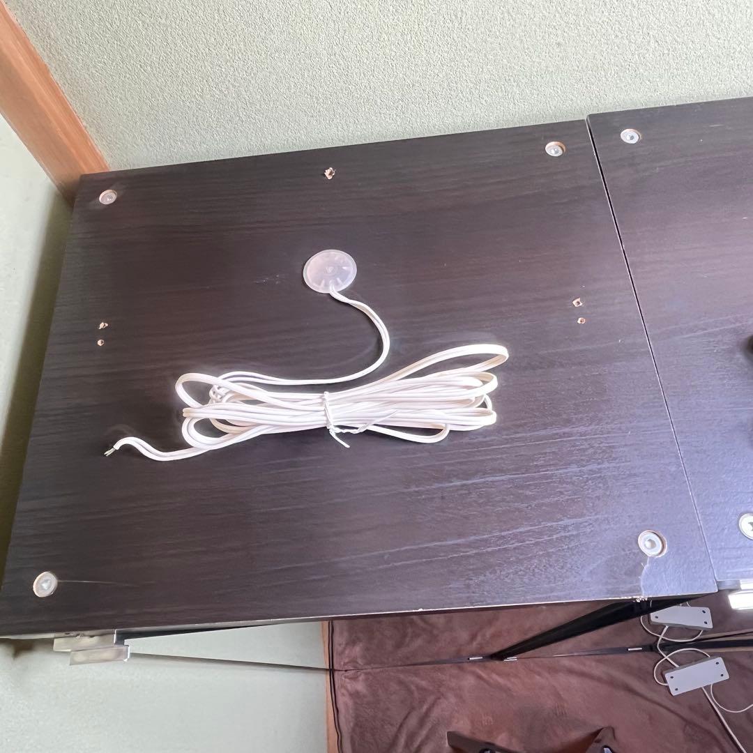 IKEA デトルフ　3連　ブラック　ガラスショーケース 純正LEDライト付き