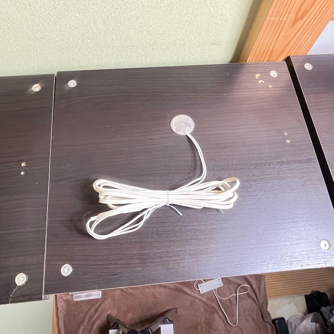 IKEA デトルフ　3連　ブラック　ガラスショーケース 純正LEDライト付き