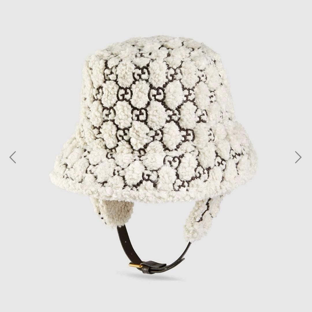 GUCCI ホワイトファーバケットハット 耳あて付き