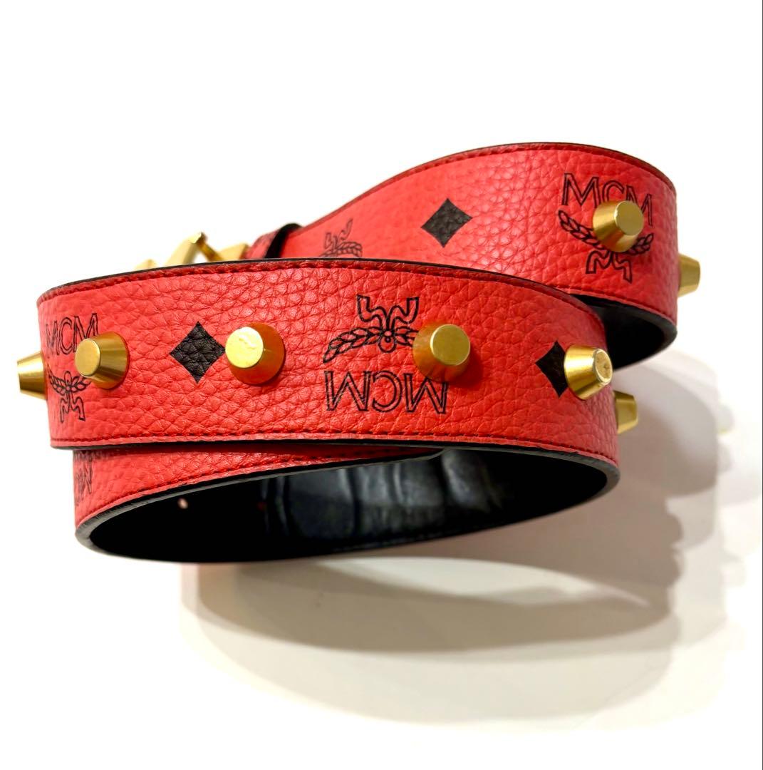 MCM エムシーエム☆ベルト ロゴ柄 ヴィセトス スタッズ　赤　80