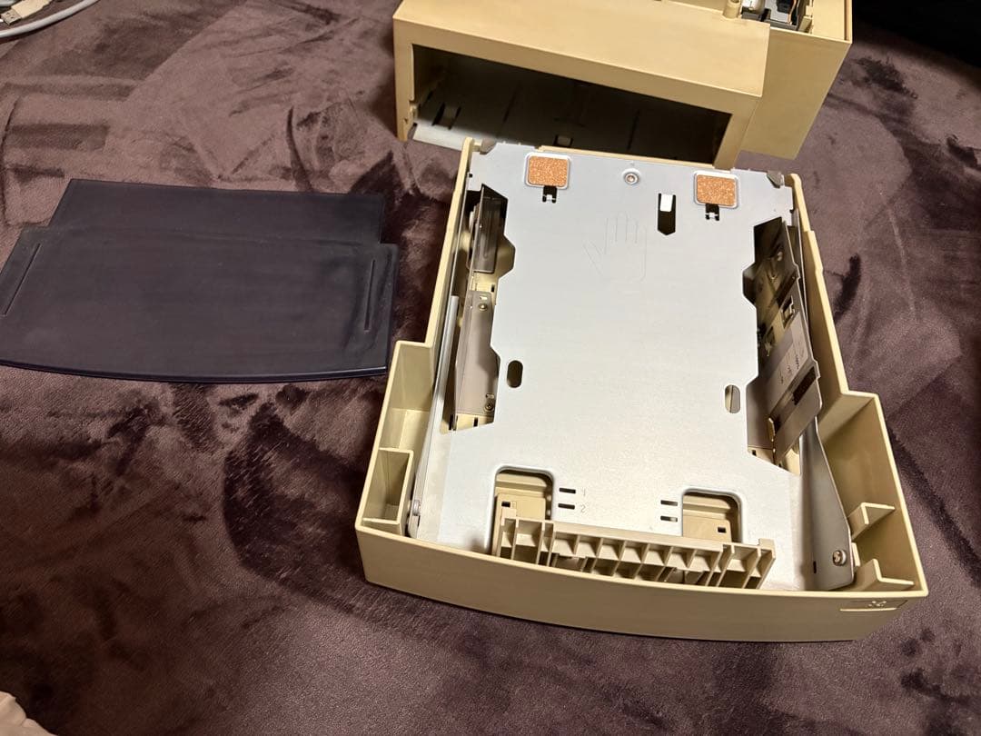 EPSON レーザープリンター　LP-900 A4給紙トレイ付