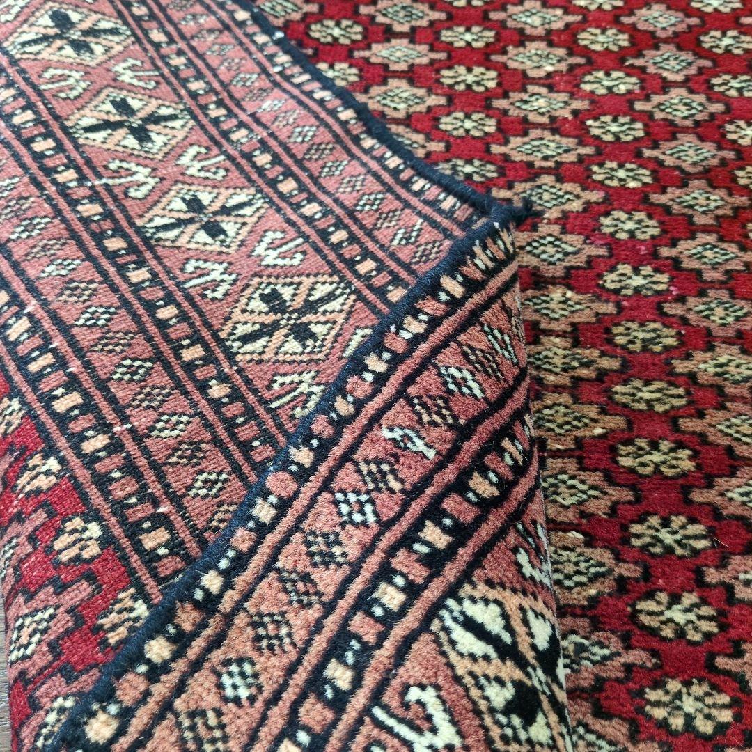 パキスタン　ヴィンテージラグ　トライバルラグ　手織り絨毯