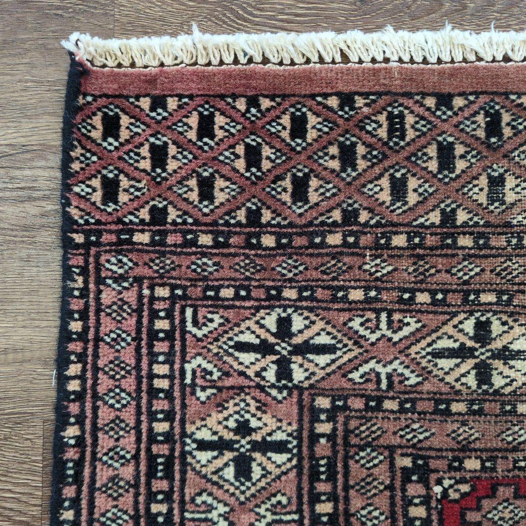 パキスタン　ヴィンテージラグ　トライバルラグ　手織り絨毯