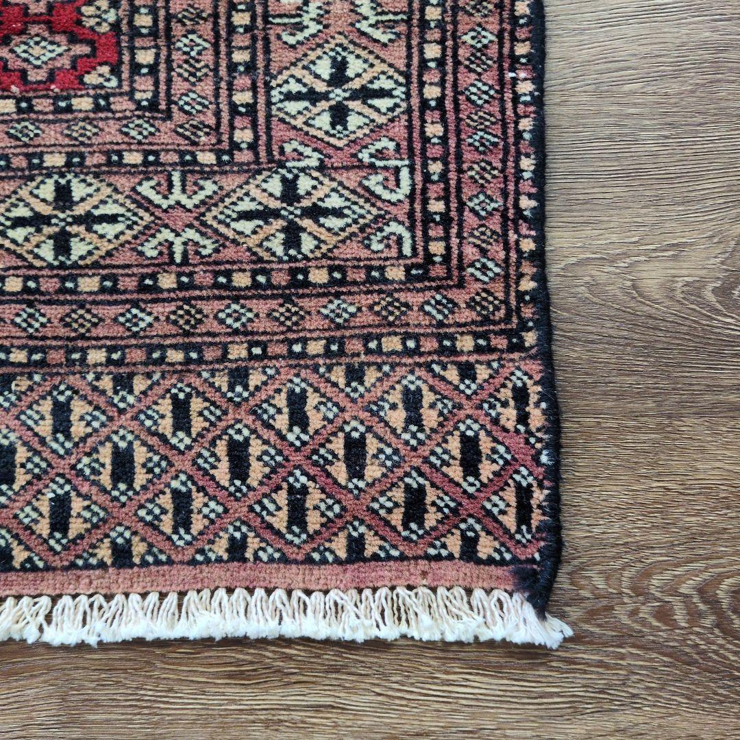 パキスタン　ヴィンテージラグ　トライバルラグ　手織り絨毯