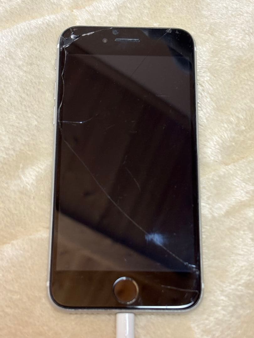 iPhoneSE第2世代 画面割れ 128GB