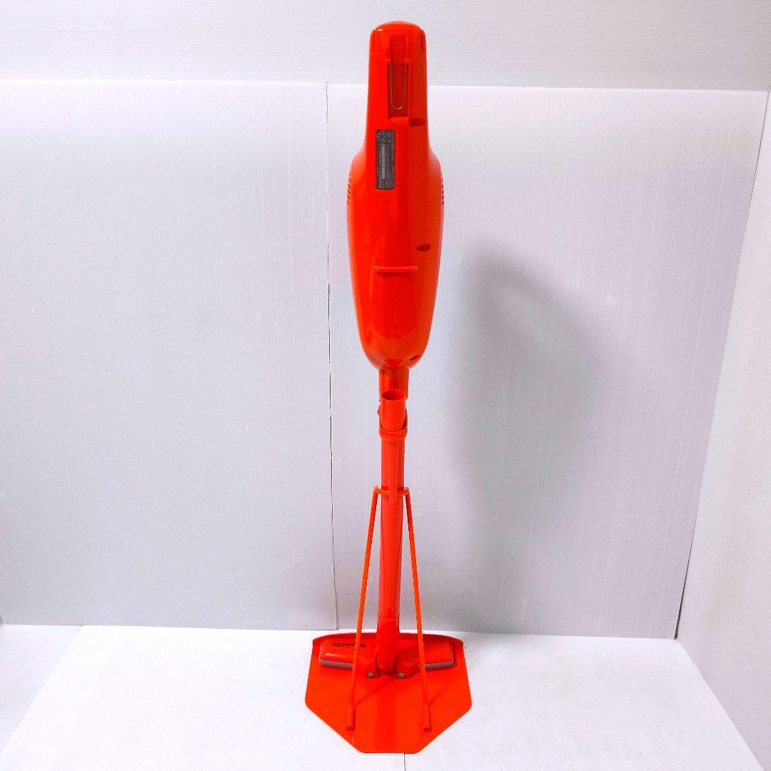 【送料無料】マキタ 充電式クリーナー ターボ・60 スタンド付 CL113FD