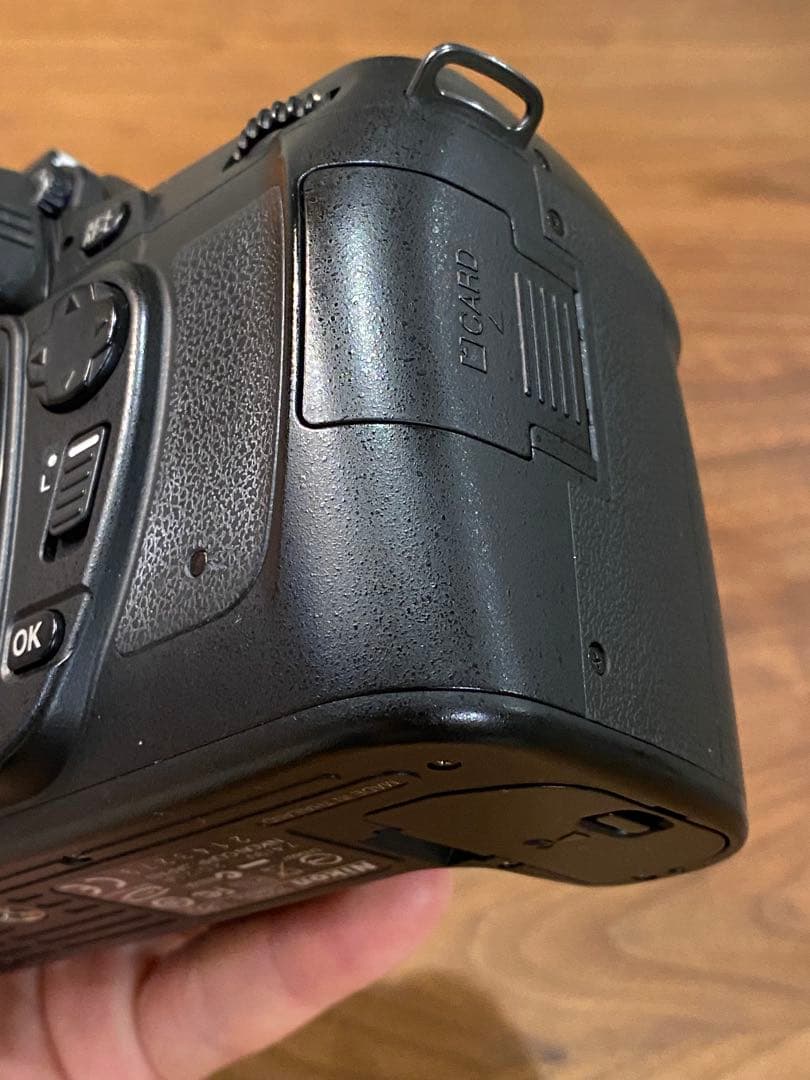 Nikon D80 デジタル一眼レフ　ボディとバッテリー