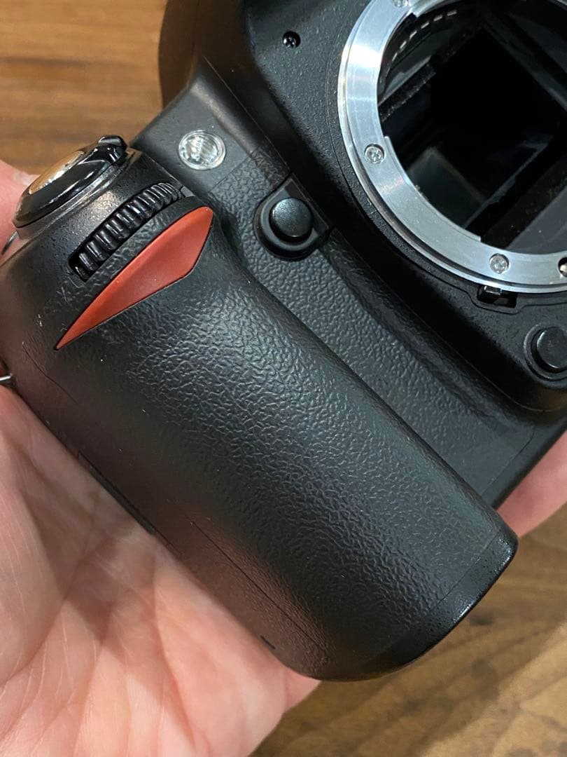 Nikon D80 デジタル一眼レフ　ボディとバッテリー