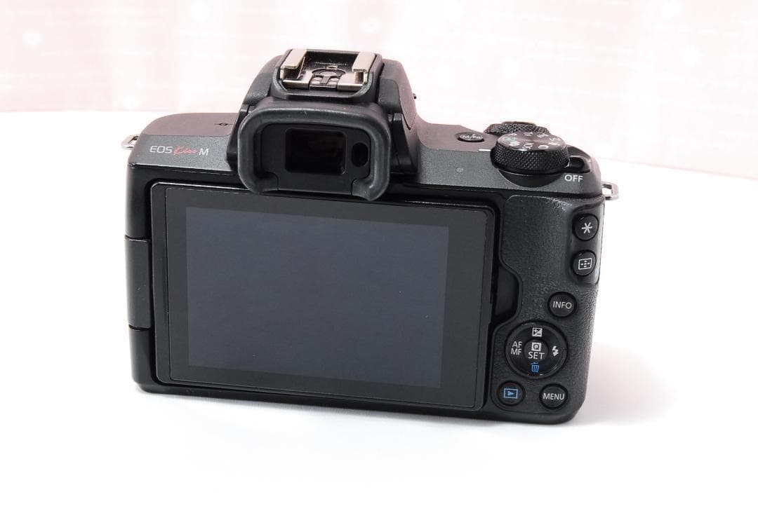 〓ミラーレス〓キヤノン EOS kiss M＋EF-M 15-45mm