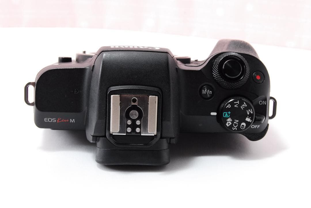 〓ミラーレス〓キヤノン EOS kiss M＋EF-M 15-45mm