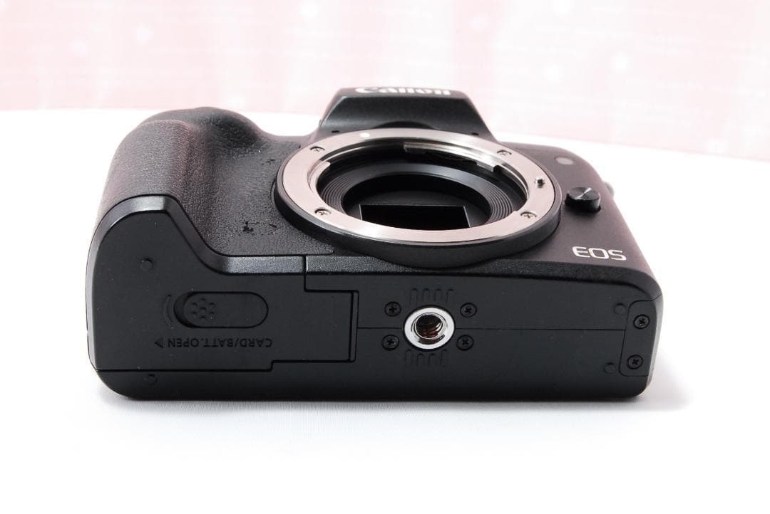 〓ミラーレス〓キヤノン EOS kiss M＋EF-M 15-45mm