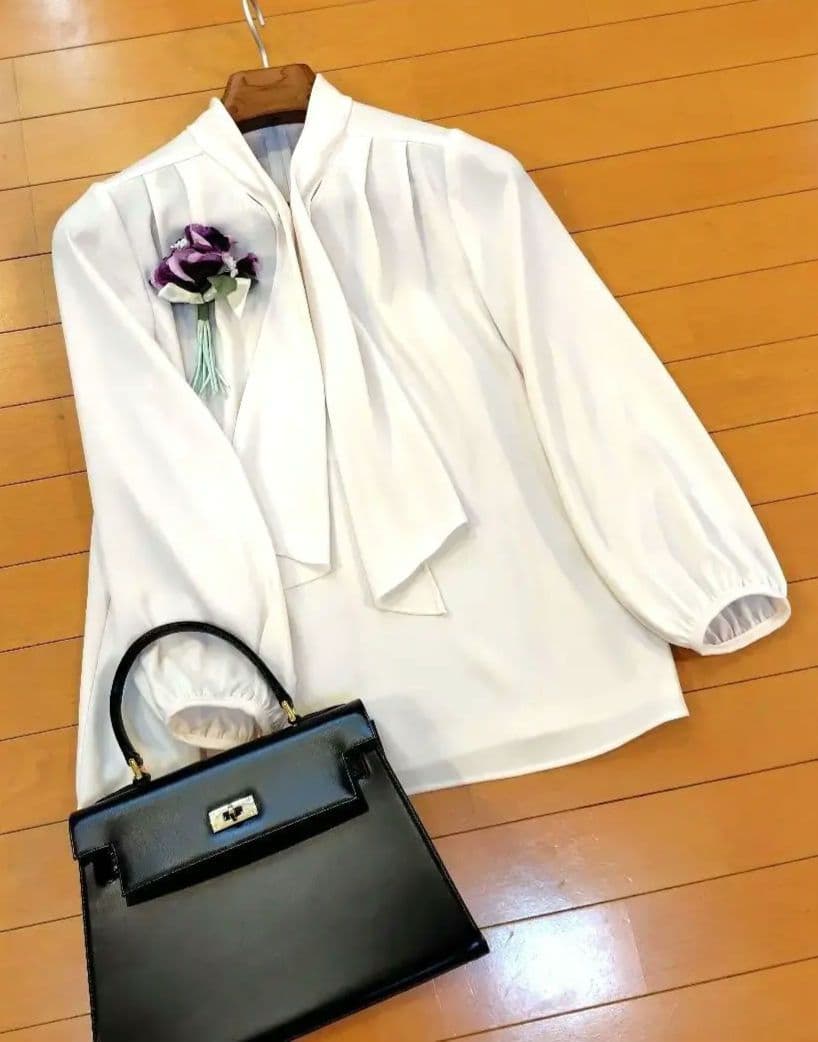 専用レリアン 近年モデル とろみパールボウタイブラウス 11L