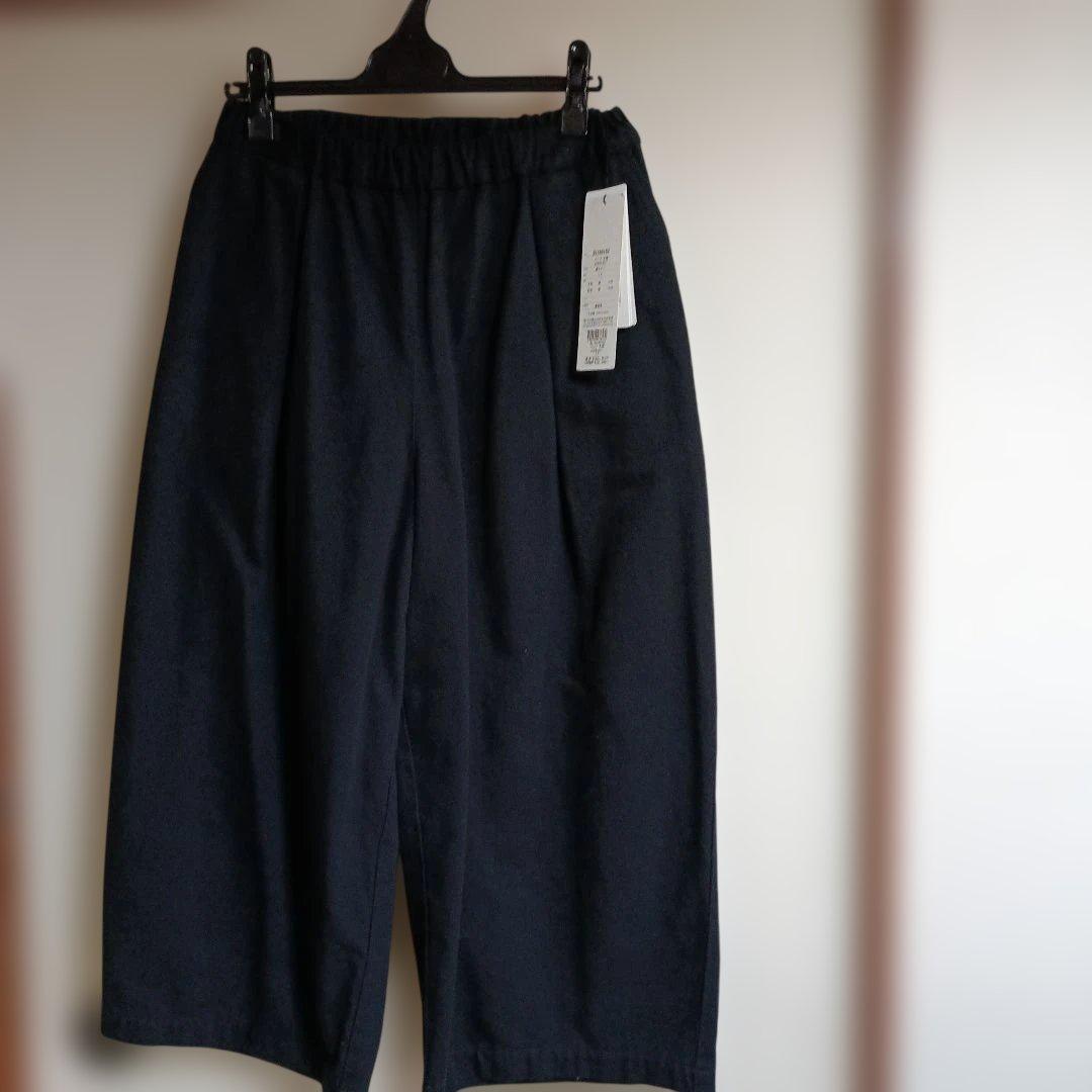 群言堂、綿サテンパンツです。