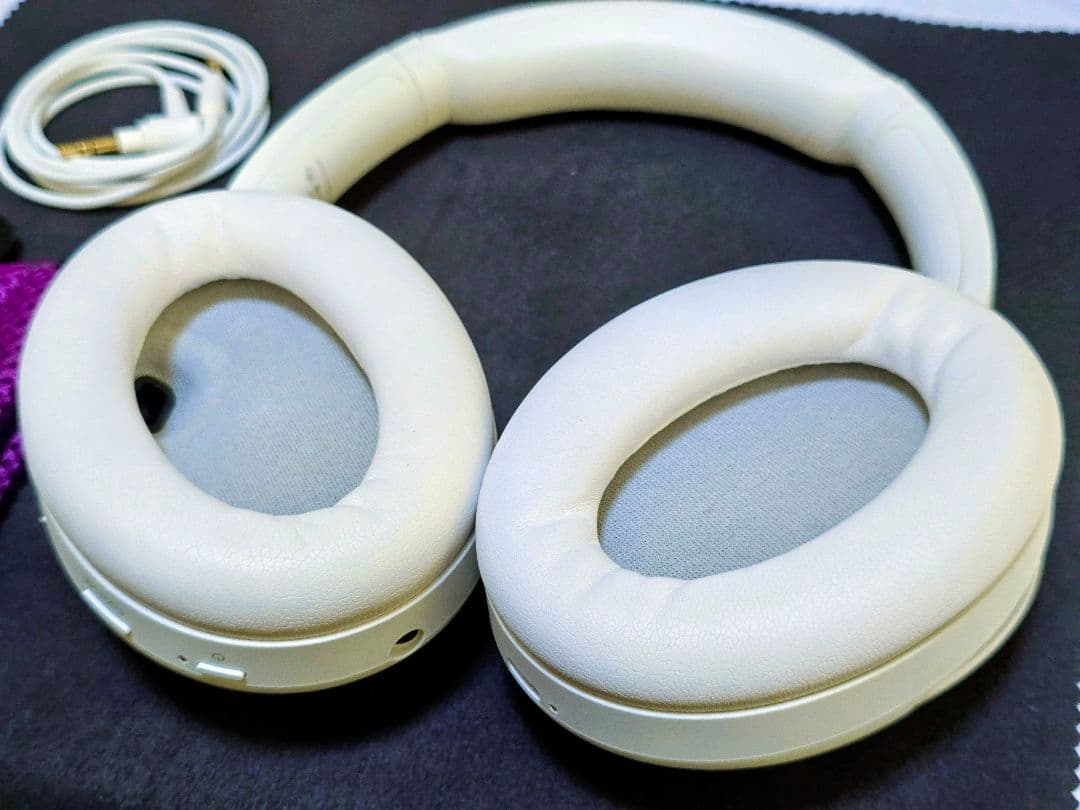 SONYワイヤレスヘッドホン WH-1000XM4 サイレントホワイト