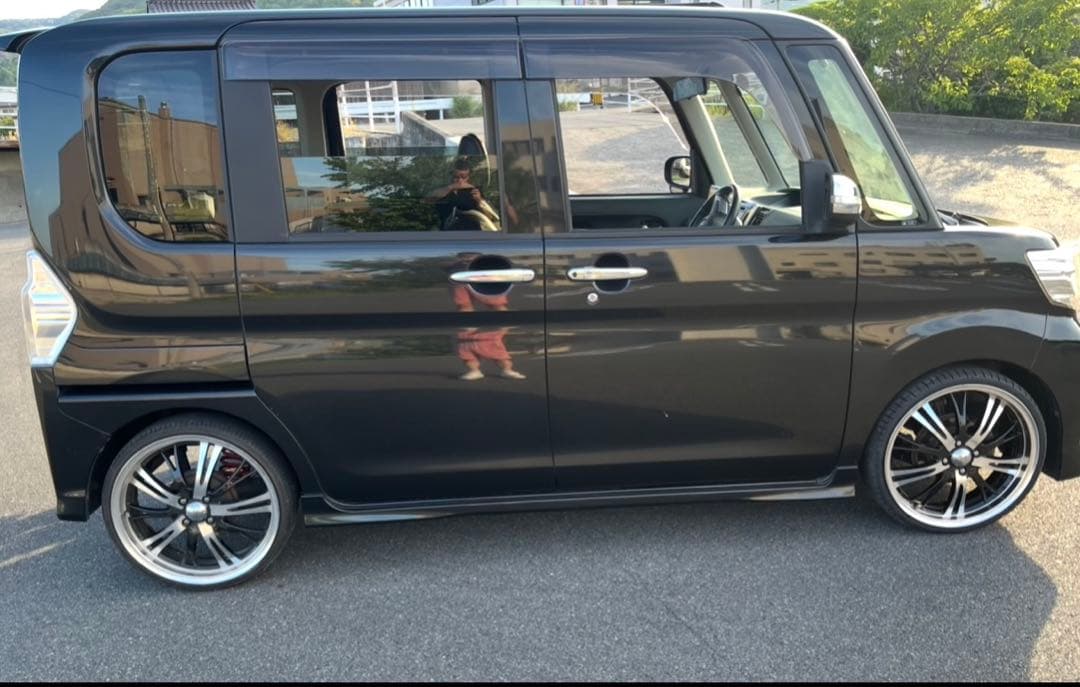 18インチ タントカスタム　LA600S 軽自動車　ダイハツ