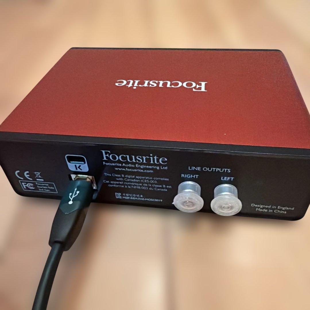 Focusrite Scarlett soloオーディオインターフェイス