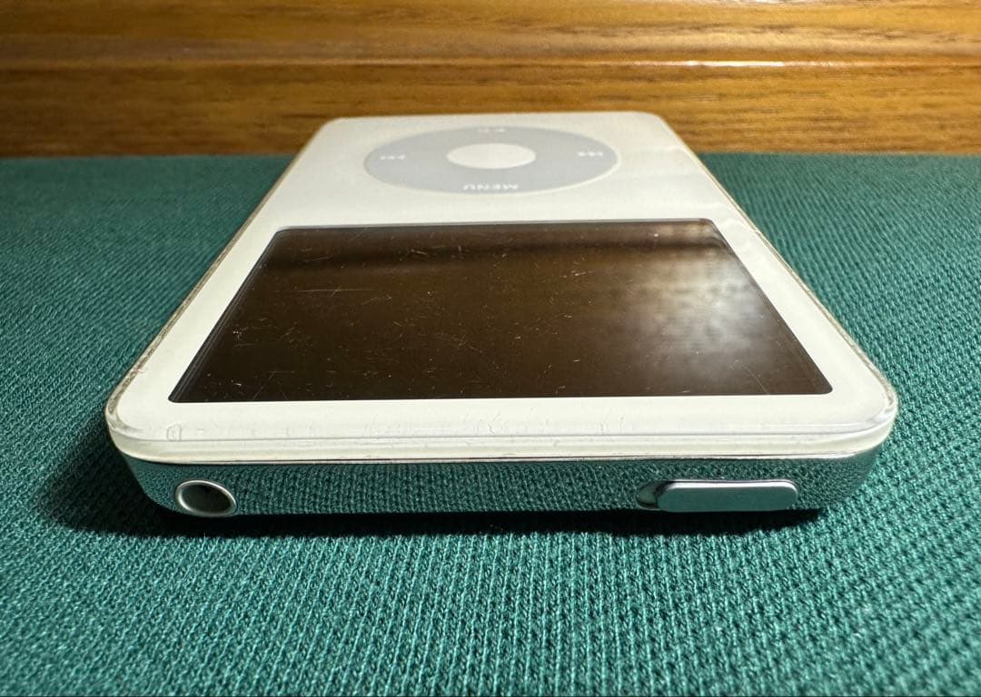きれいなiPod Classic 5.5世代 AM444J 新品バッテリー