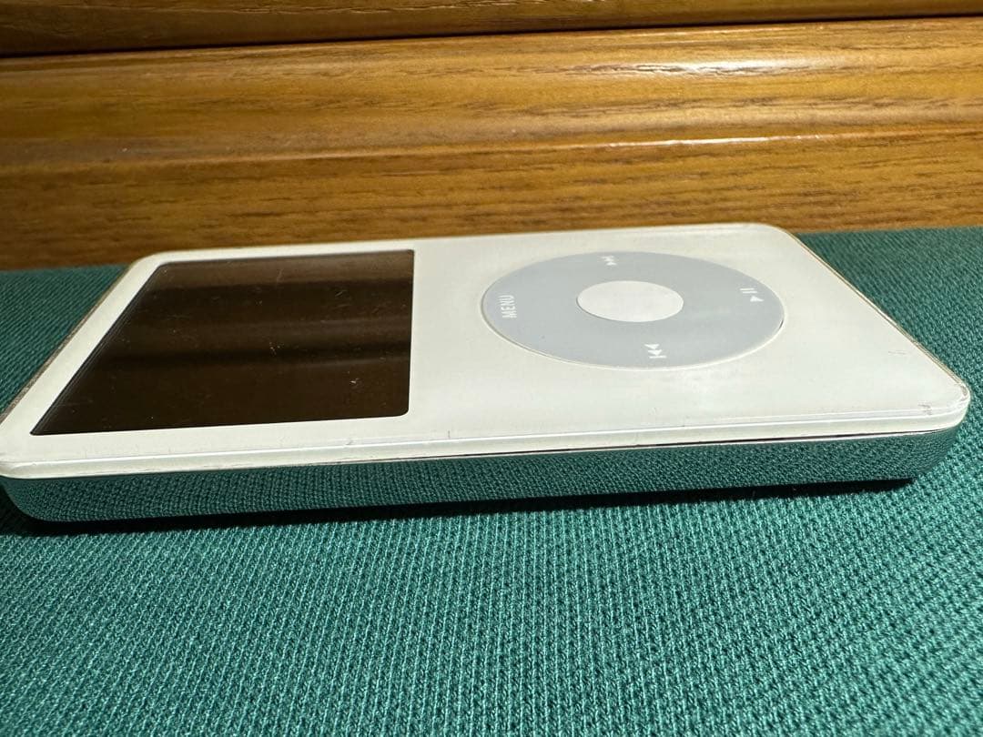 きれいなiPod Classic 5.5世代 AM444J 新品バッテリー