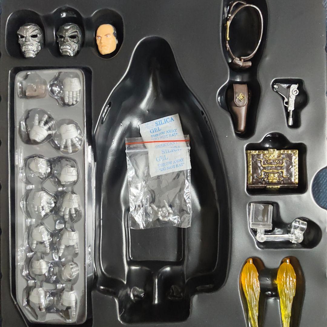 mezco メズコ　ワン12 ドクタードゥーム doctor doom