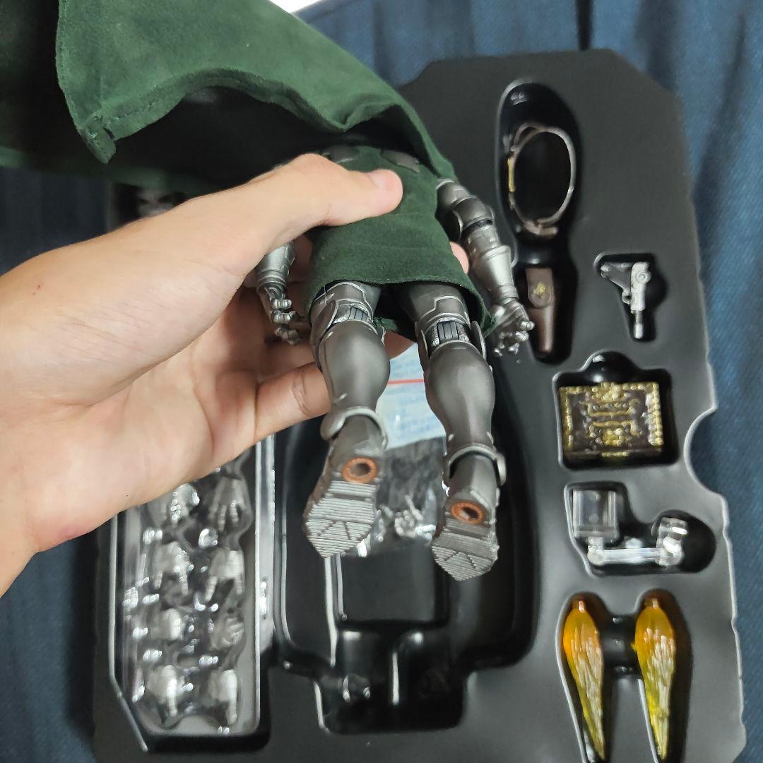 mezco メズコ　ワン12 ドクタードゥーム doctor doom