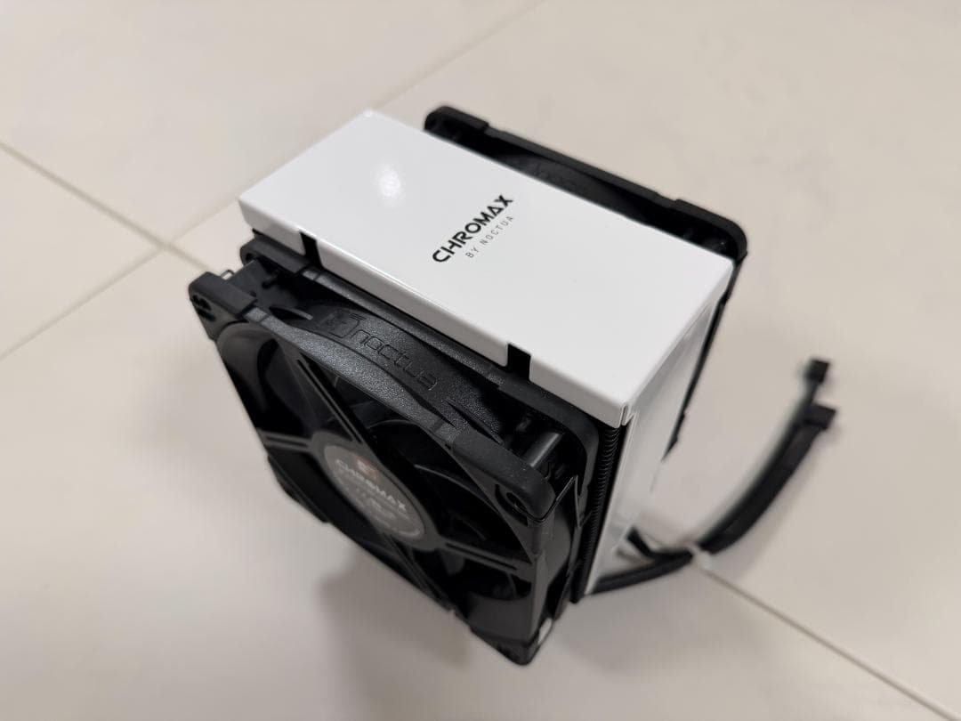 Noctua NH-U12A chromax.black + NA-HC8カバー