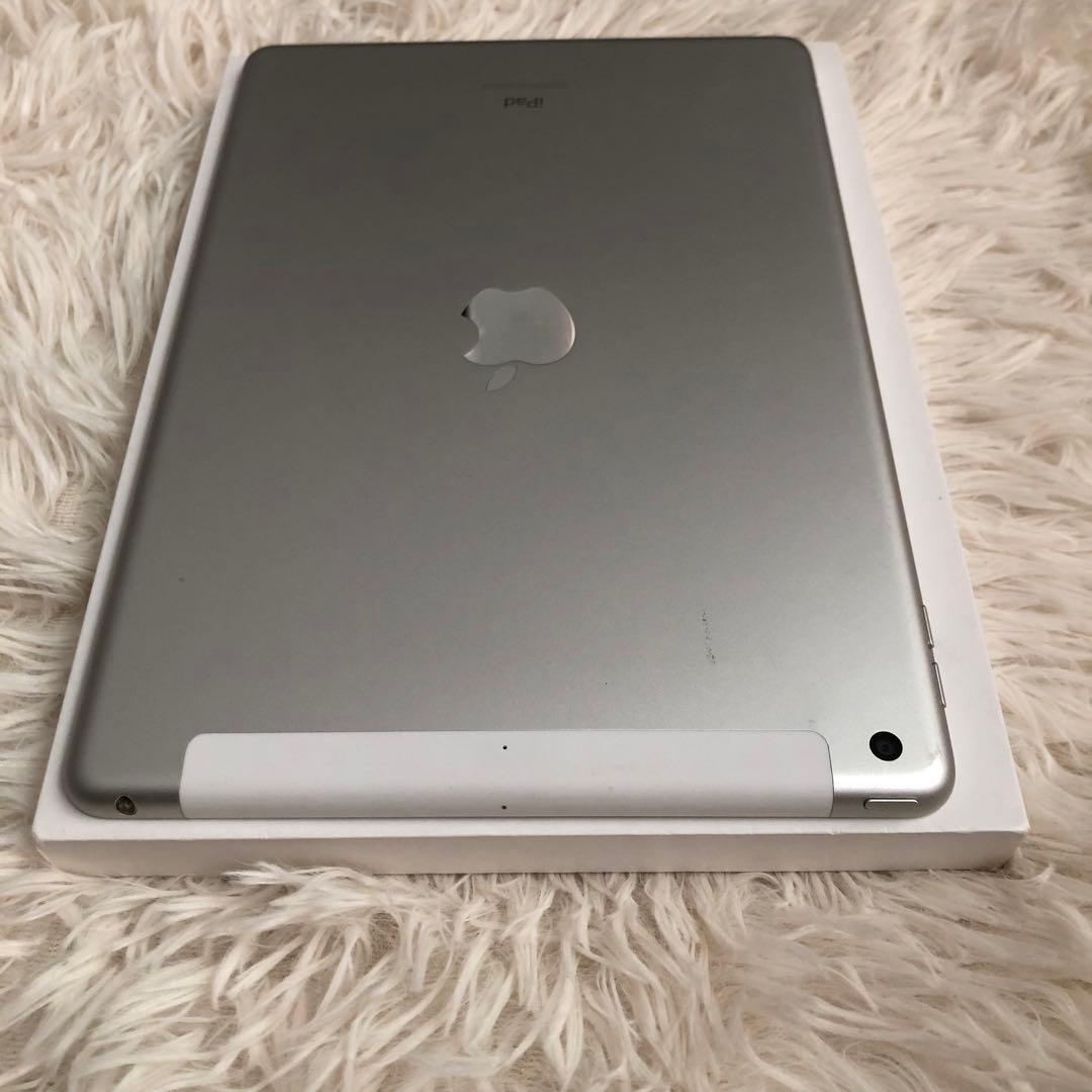 【完動品】iPad 第7世代 32GB SIMフリー【すぐ発送】