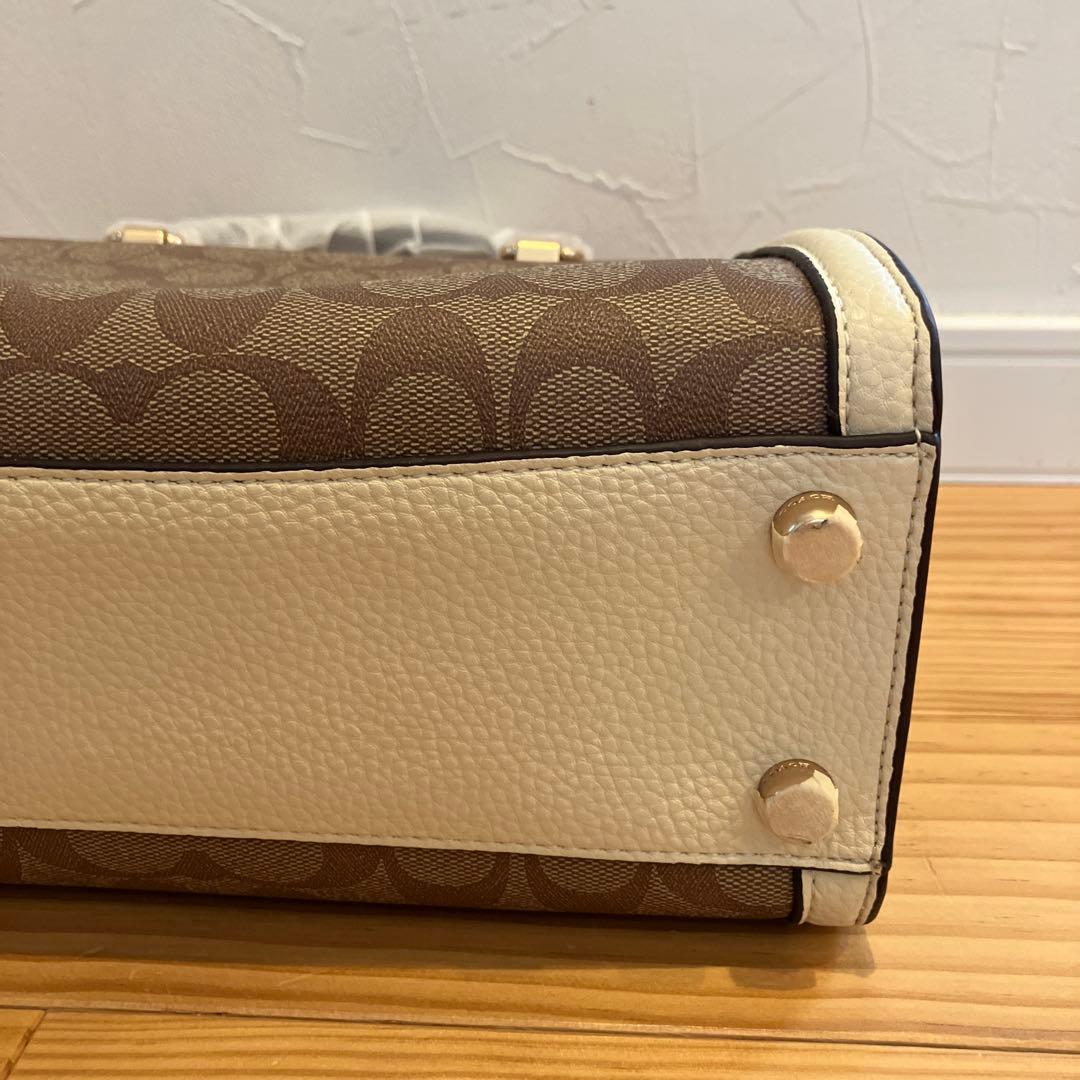 Coach ハンドバッグ ショルダーバックブラウン/アイボリー　ヘビ柄