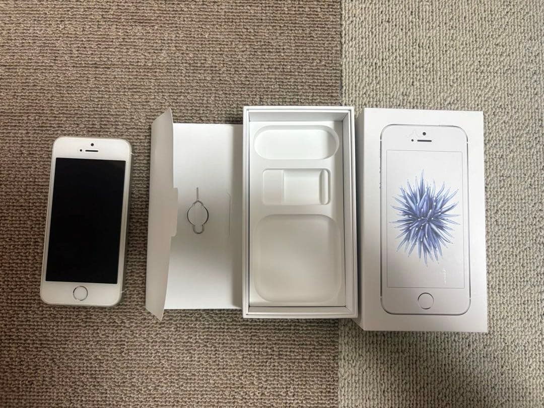 Apple iPhone SE 第一世代 シルバー 64GB 本体