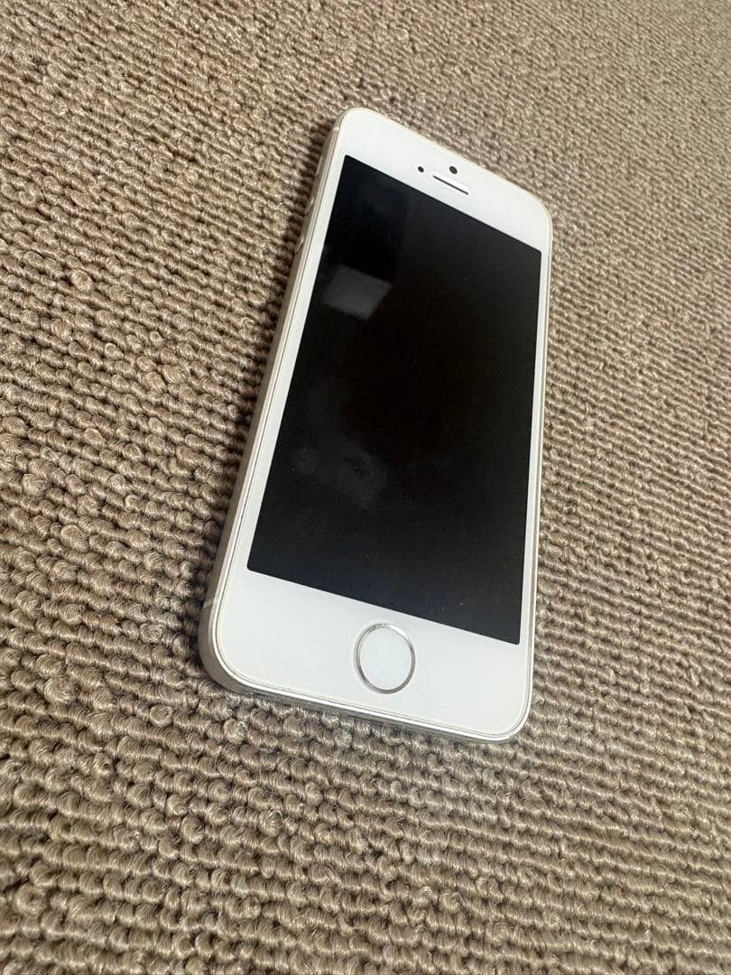 Apple iPhone SE 第一世代 シルバー 64GB 本体