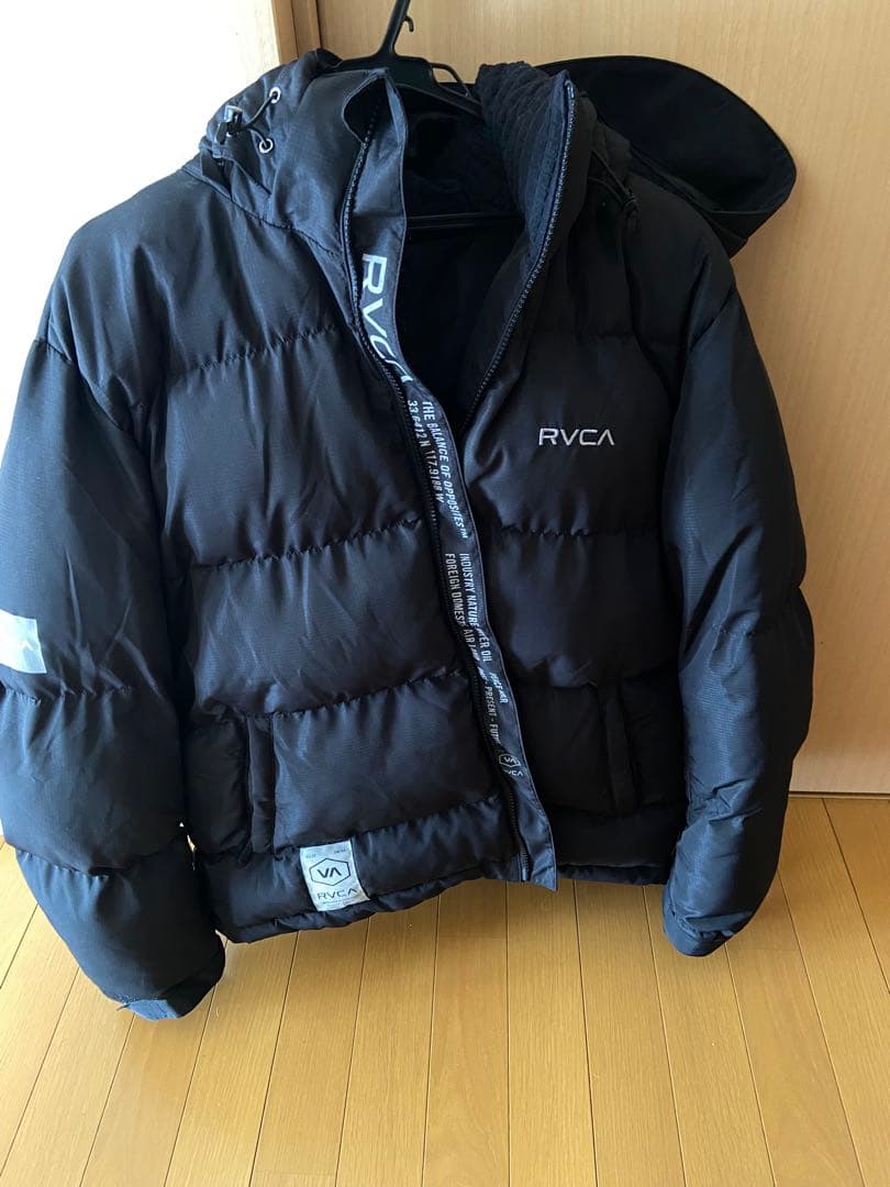 【美品】rvca AZUL コラボ　ダウン　M