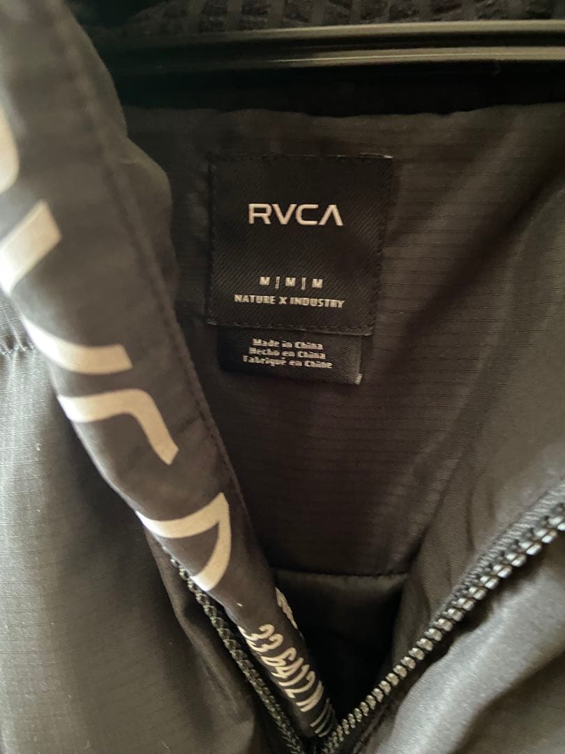 【美品】rvca AZUL コラボ　ダウン　M