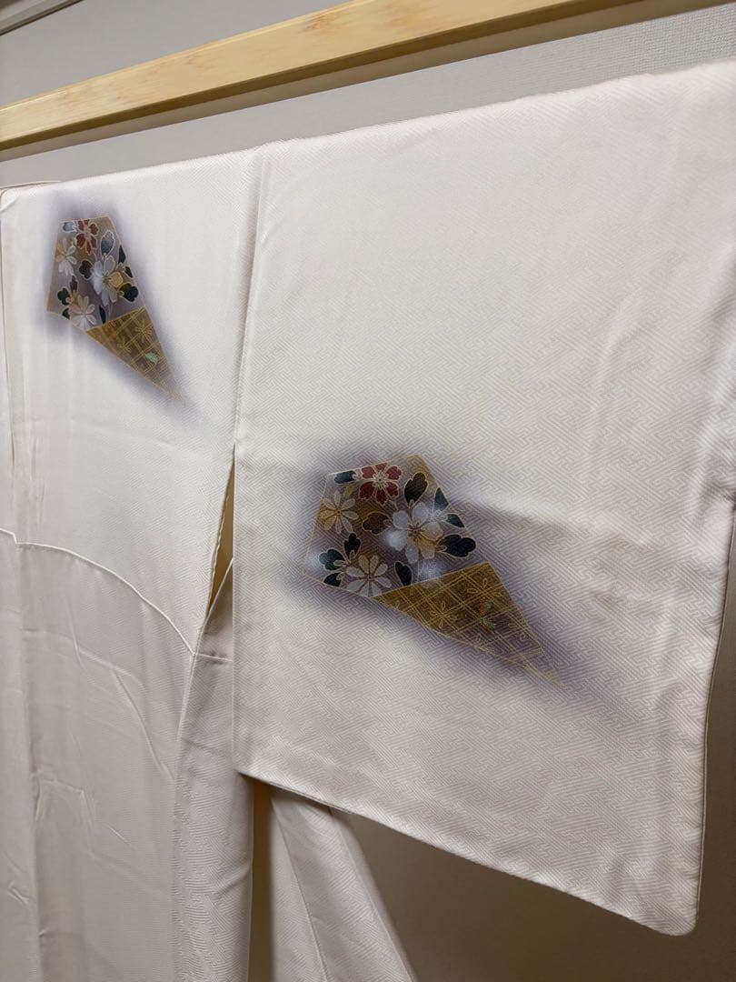 A 鳳凰に唐草唐花模様 白 金彩 正絹 袷 訪問着 着物 K33