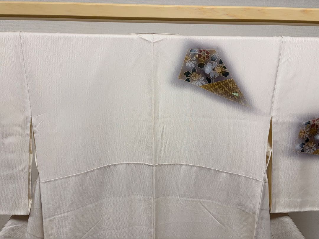 A 鳳凰に唐草唐花模様 白 金彩 正絹 袷 訪問着 着物 K33