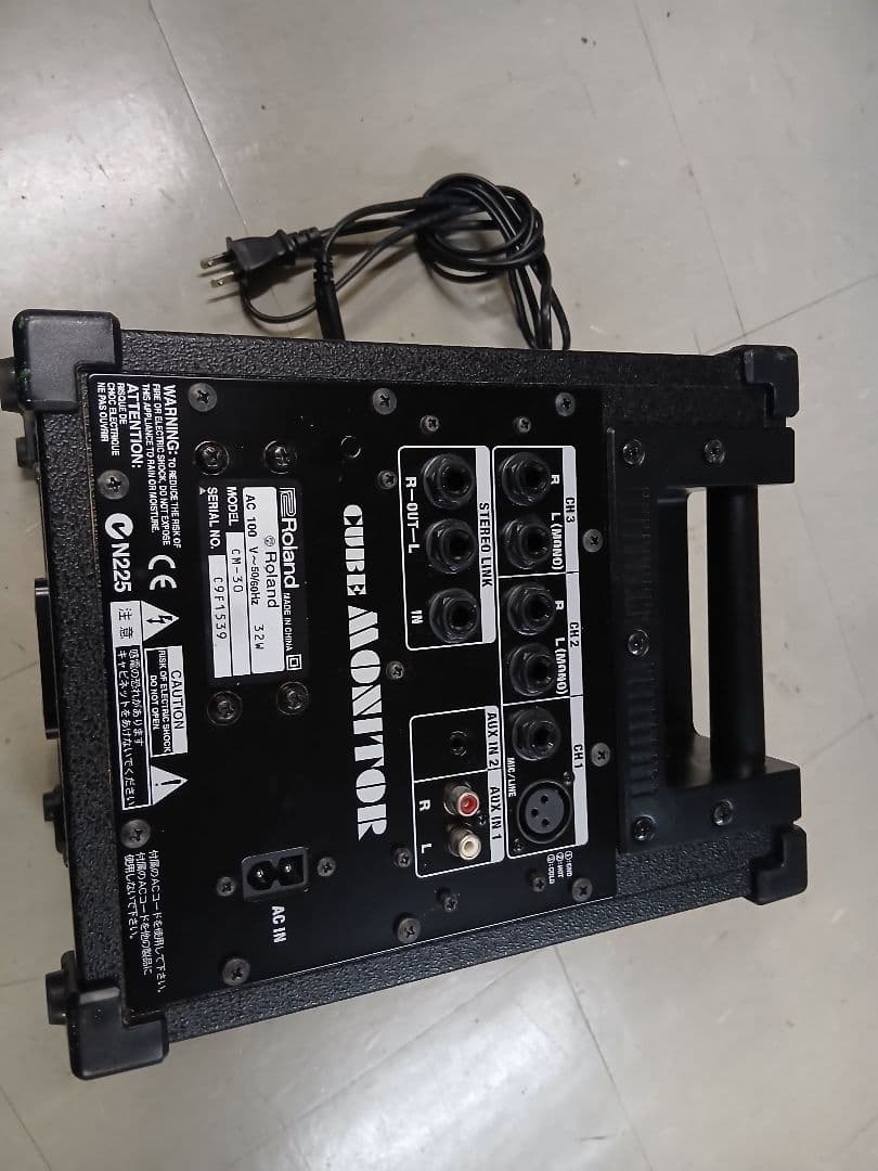 Roland CM-30 モニタースピーカー 30W