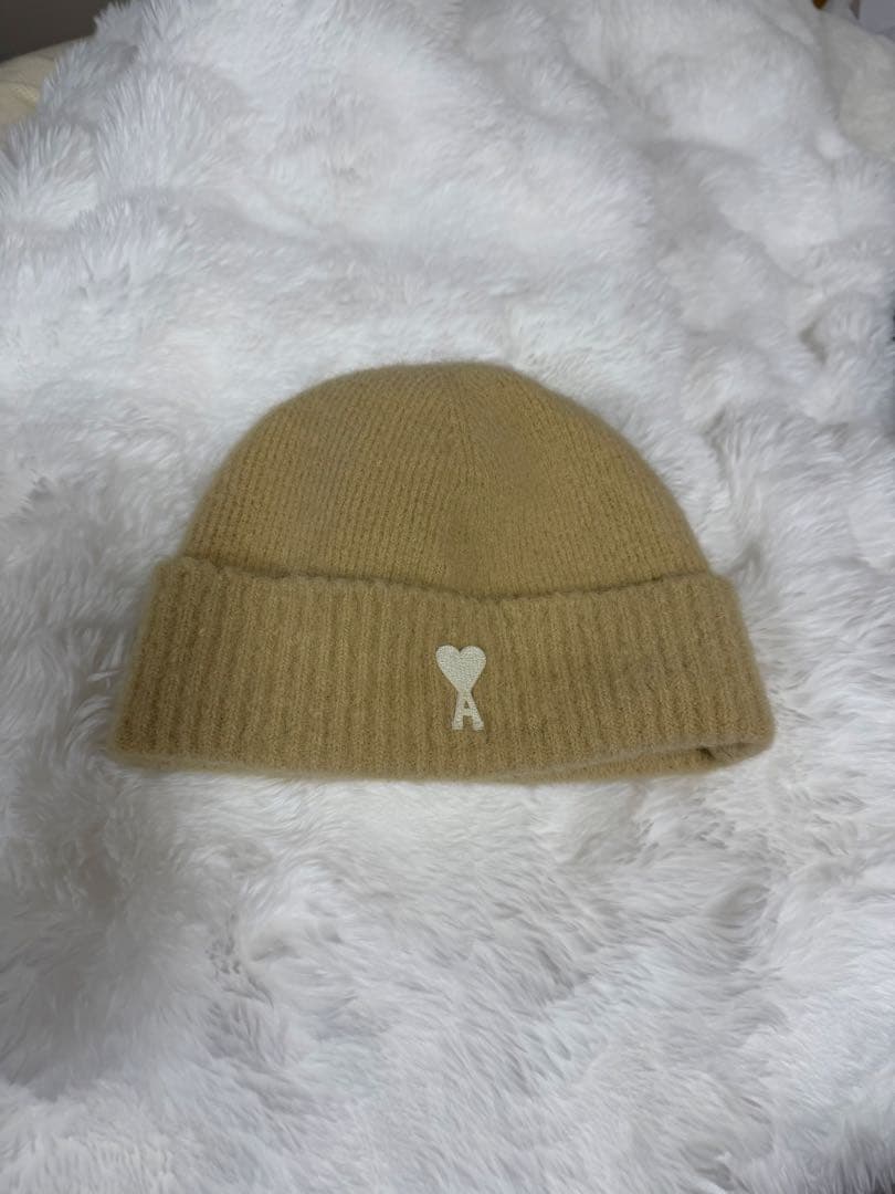 ami ハートロゴ付きニット帽