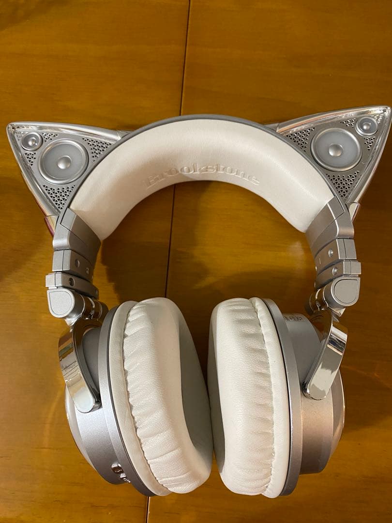 Brookstone アリアナグランデ　猫耳ヘッドホン