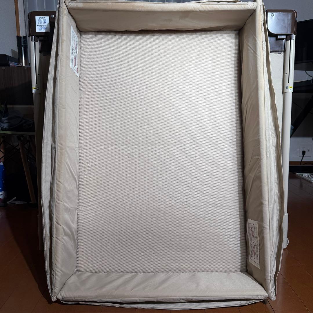 アップリカ ココネルエアープラスAB ベッド+防水シーツ付き