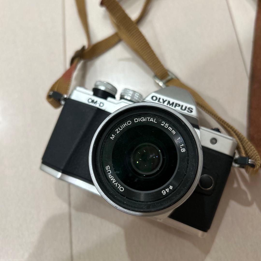 OLYMPUS OM-D E-M10 Mark II + 25mmレンズ