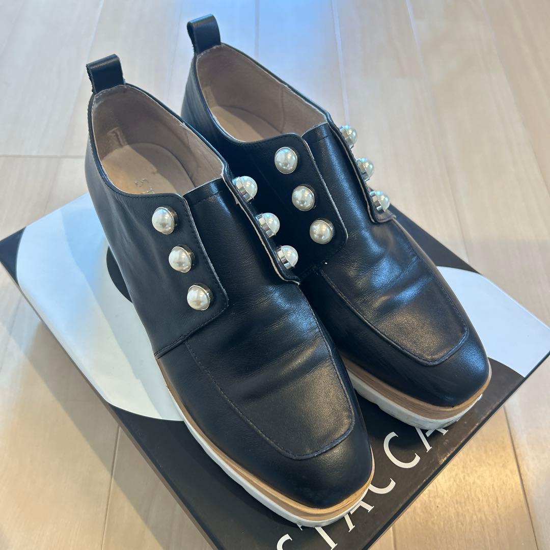STACCATO スタッカート メイジーパールプラットフォーム　黒　厚底　25㎝
